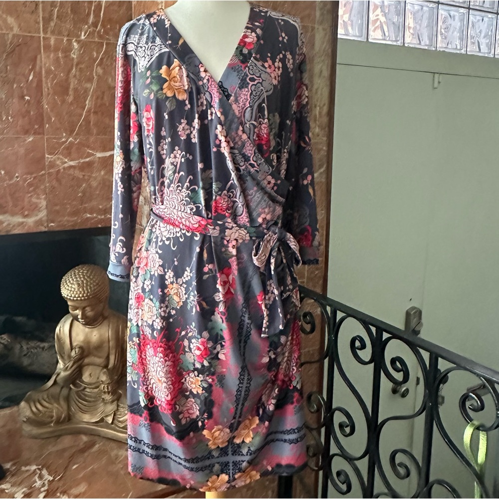 Johnny Was Floral V Neckline Belt Stretchy Dress Size M